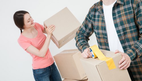 Furniture and box relocation using a moving van in Hampstead